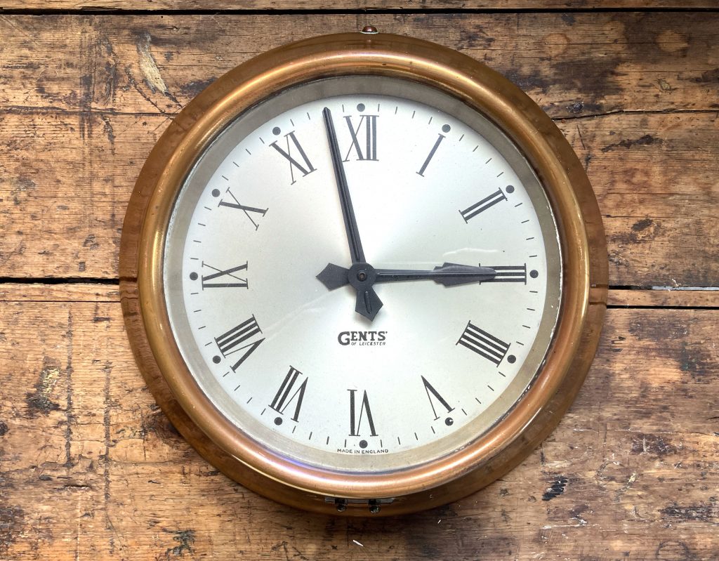 Gents’ of Leicester Fig. C88 Metal Impulse Wall Clock